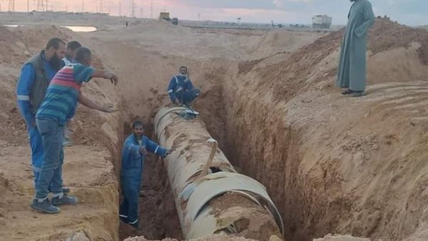 تكسير خطوط المياه