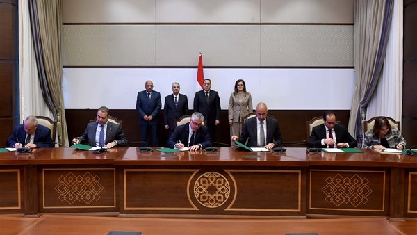 رئيس الوزراء يشهد