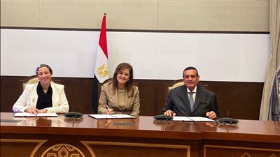 بمليار جنيه.. 3 وزارات يوقعون عقد تنفيذ المرحلة الرابعة من مشروعات البنية الأساسية لمنظومة المخلفات