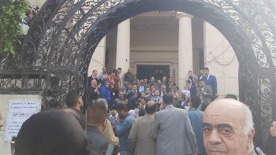 وقفة احتجاجية للمحامين اعتراضا على تطبيق الفاتورة الإلكترونية