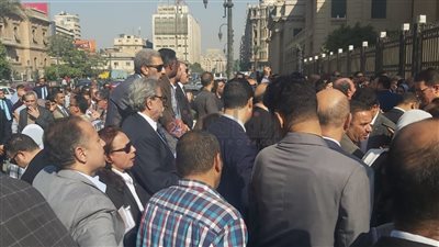 منتصر الزيات يشارك في الوقفة الاحتجاجية للمحامين اعتراضا على تطبيق الفاتورة الإلكترونية