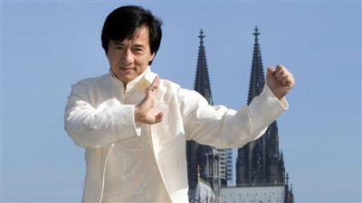 أستعد لتصوير أحدث أعمالي في بلاد عربية.. ملخص تصريحات جاكي شان بمهرجان البحر الأحمر