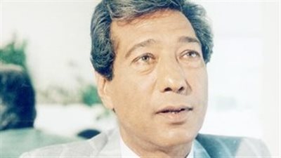 غير دارس للتمثيل لكن أكمل موهبته بالقراءة.. ماذا قال كرم مطاوع عن عادل إمام؟