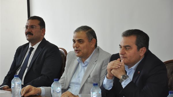 اللجنة المشرفة علي