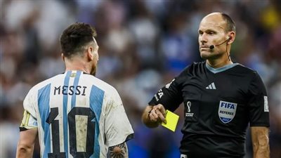 بعد أزمة ميسي وتصريحات لاعبي البرتغال.. فيفا يستبعد اثنين من حكام كأس العالم