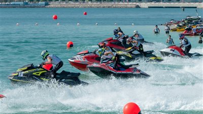 انطلاق الجولة الثانية من ماراثون الإمارات للدراجات المائية في أبو ظبي