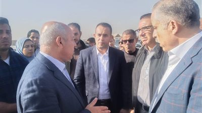 وزير النقل يتفقد خط سير القطار الكهربائي السريع بـ 15 مايو ومحطة الربط بعواصم المدن