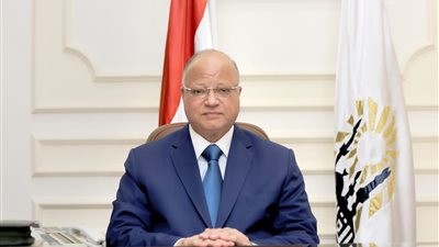 محافظ القاهرة: 37 مركزًا لاستقبال طلبات تراخيص المحال العامة 