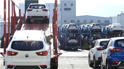 رابطة مصنعي السيارات: أصحاب المعارض قرروا سحب الموجود في السوق.. والارتفاع عاد لهذا السبب