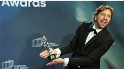 فيلم Triangle of Sadness يفوز بجائزة أفضل عمل في أوروبا لعام 2022