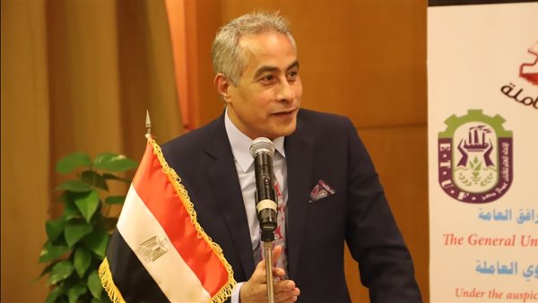 وزير القوى العاملة