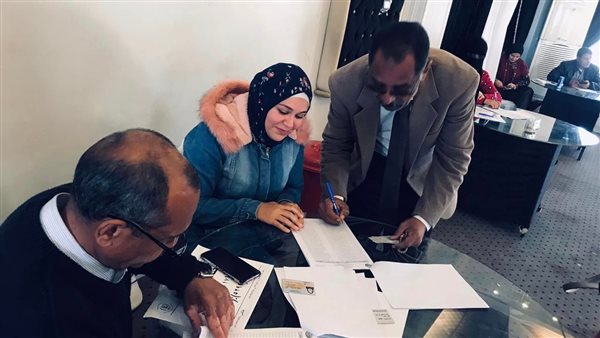 جانب من توقيع الأعضاء