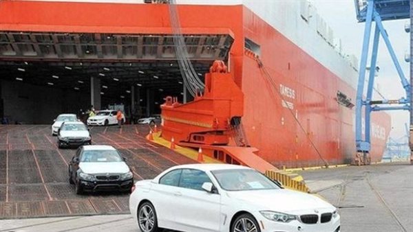 استيراد السيارات