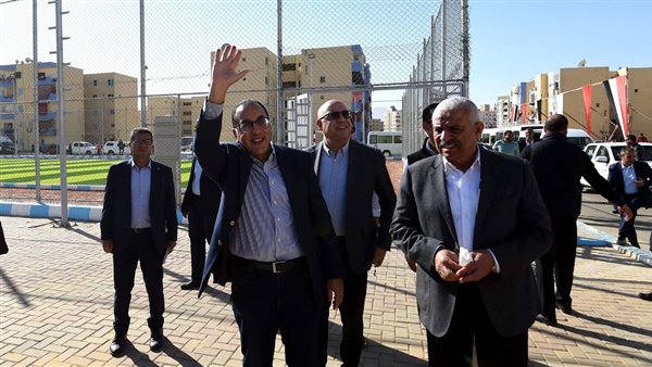 رئيس الوزراء خلال