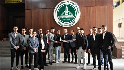 عميد تجارة عين شمس يؤكد ضرورة نشر التوعية وترسيخ القيم الأخلاقية بين الطلاب