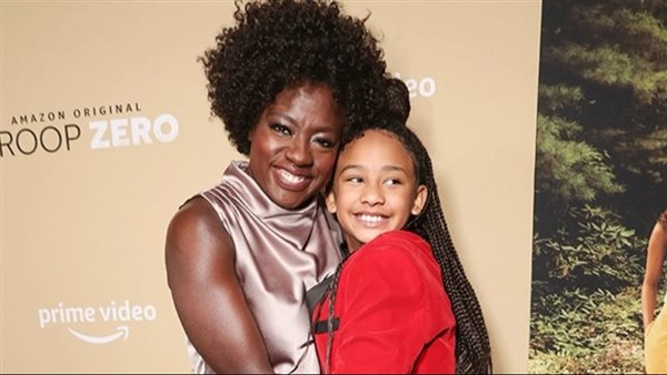 فيولا ديفيس رفقة