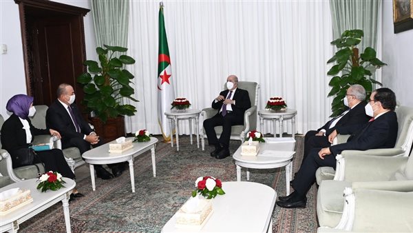 الرئيس الجزائري يستقبل