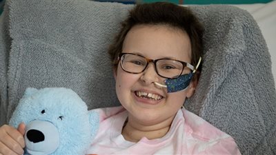 بعد فشل العلاجات التقليدية.. طفلة بريطانية تخضع لعلاج جديد لـ السرطان كأول تجربة سريرية له