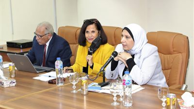 التعليم تعقد ورشة عمل لوضع إطار مؤسسي لمركز وطني للتعلم عن بعد للمعلمين | صور