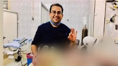 دي عيّلة.. طبيب بأسيوط يشعل مواقع التواصل بالغضب بعد إعلانه عن ولادة قاصر 16 عامًا لـ3 توائم