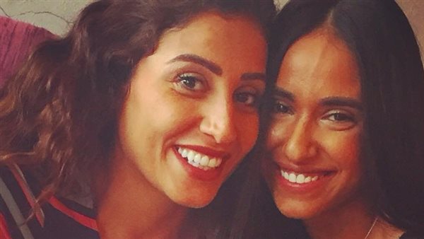 دينا الشربيني وآية