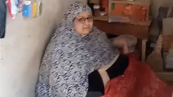 السيدة عواطف