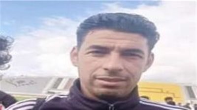 بالحزن والبكاء.. المئات من أهالي مطروح يشيعون جثمان لاعب مطروح المتوفى أثناء المباراة| بث مباشر 