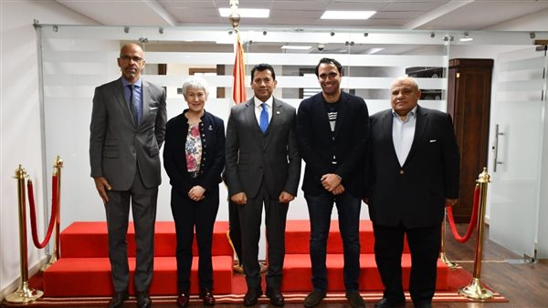 وزير الرياضة يستقبل