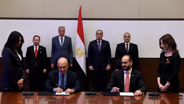 رئيس الوزراء يشهد