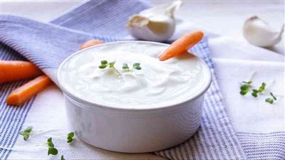 طريقة عمل الثومية السوري بالزبادي.. وصفات سريعة ومفيدة بإضافة البطاطس 