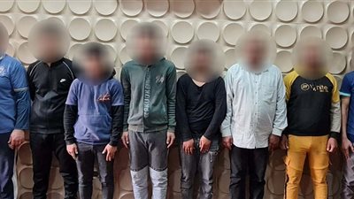 بينهم خلافات على إيجار مقهى.. القبض على 8 متهمين تسببوا في وفاة عامل وإصابة شقيقيه ببدر