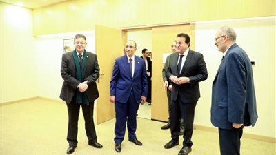 وزير الصحة يتفقد سير امتحان تخصص الإرواء القلبي للملتحقين ببرنامج الزمالة المصرية