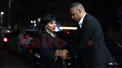 سهير جودة ومدحت العدل يقدمان واجب العزاء في والدة الكاتب الصحفي محمود المملوك