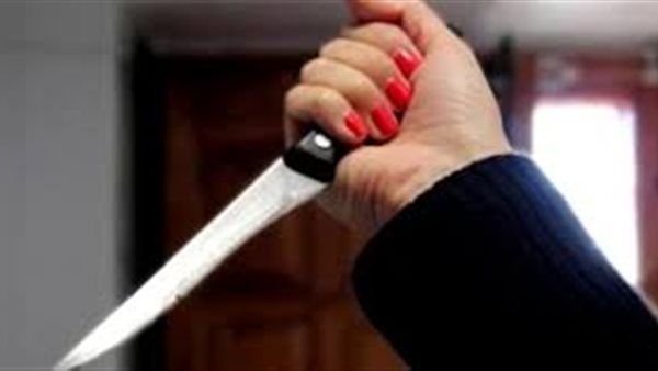 سيدة تحتجز جارتها