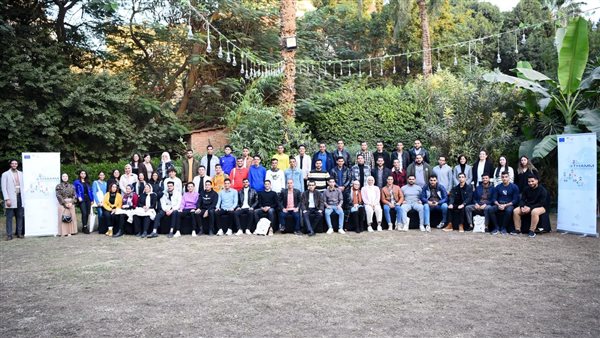 60 متدربًا مصريًا