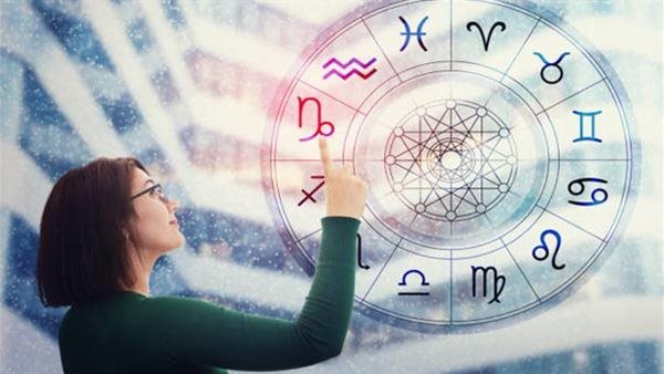 توقعات الأبراج 2023