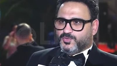 مينفعش نحط اسمه جنب اسمنا.. أكرم حسني يتحدث عن المنافسة مع محمد هنيدي