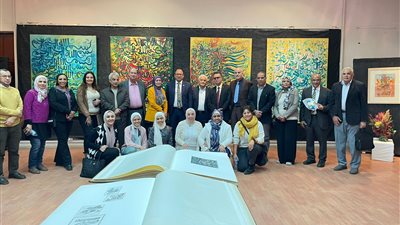 رئيس جامعة حلوان يفتتح معرض الخط العربي احتفالًا بـ اليوم العالمي للغة العربية