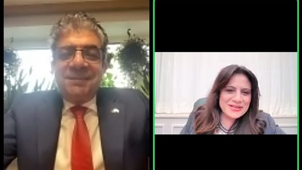 وزيرة الهجرة مع الجالية