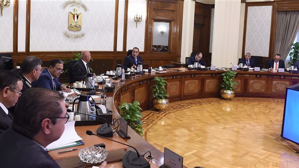 رئيس الوزراء يتابع