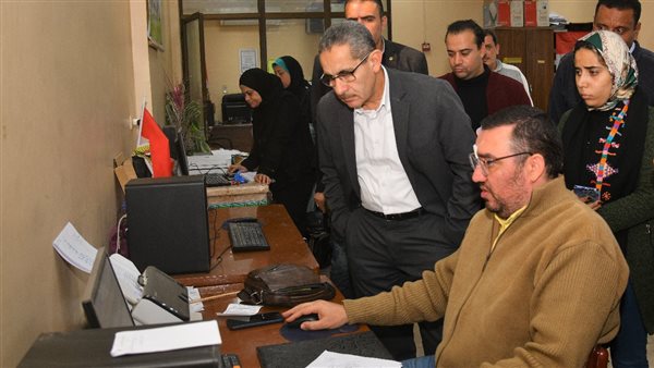 محافظ الغربية يتفقد