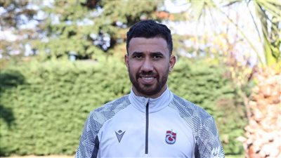 تريزيجيه يتسلم جائزة أفضل لاعب في الشهر مع طرابزون سبور 