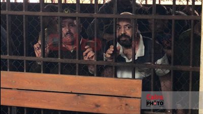 ننشر أول صور للمتهم بقتل زوجته بكفر الشيخ داخل قفص الاتهام