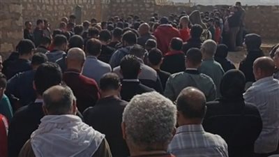 ماتت قبل الفرح بشهر.. تشييع جثمان عروس الجنة ببني سويف | فيديو