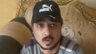 بياكل جلد رجله.. أب بالدقهلية يستغيث من إصابة نجله بمرض غريب: أمه مستحملتهوش وسابته ومشيت | بث مباشر