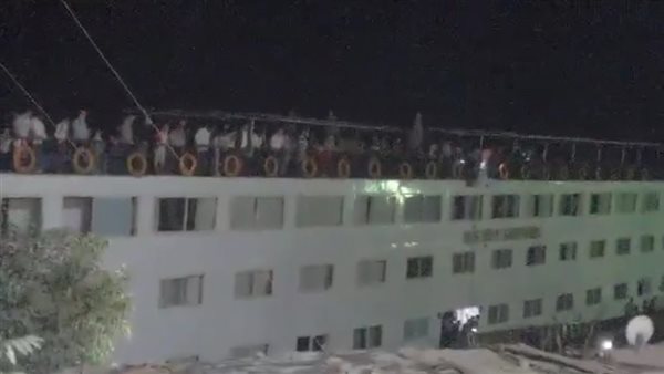 اندلاع حريق في باخرة