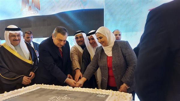  وزيرة التضامن تحتفل