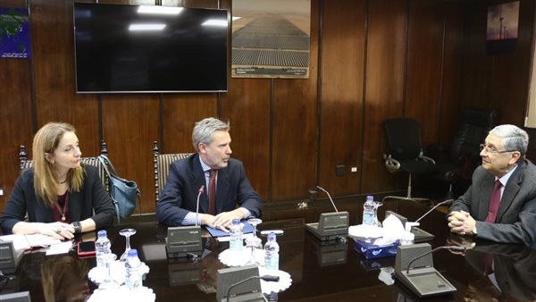 وزير الكهرباء