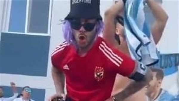 مشجع أرجنتيني بقميص