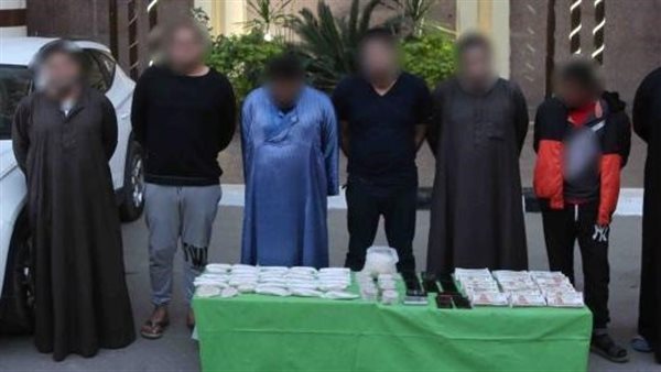 المتهمين بحوزة المضبوطات